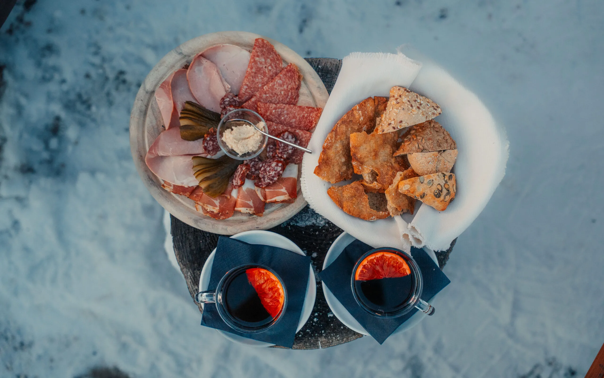 Sunset aperitif at the foot of Sass de Putia 1